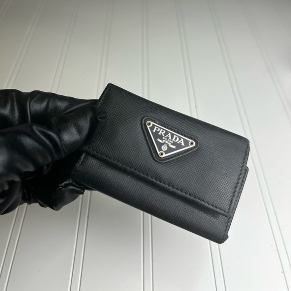ONE DAY SALE Prada Black Leather 6 Ring Key Holder Wallet Purse - Picture 4 of 12
